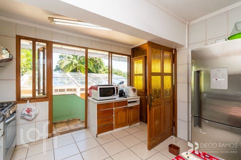 Image 33 - 236896